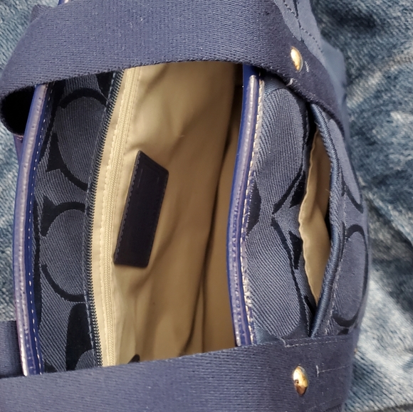 Coach Kyra Daisy Signature Purse Navy Blue, “C” pattern bag - Picture 16 of 16
